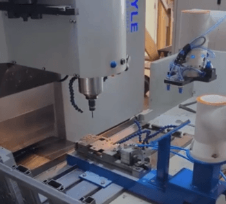 Fairino FR5 Automated Machine Tending for Milling Processes